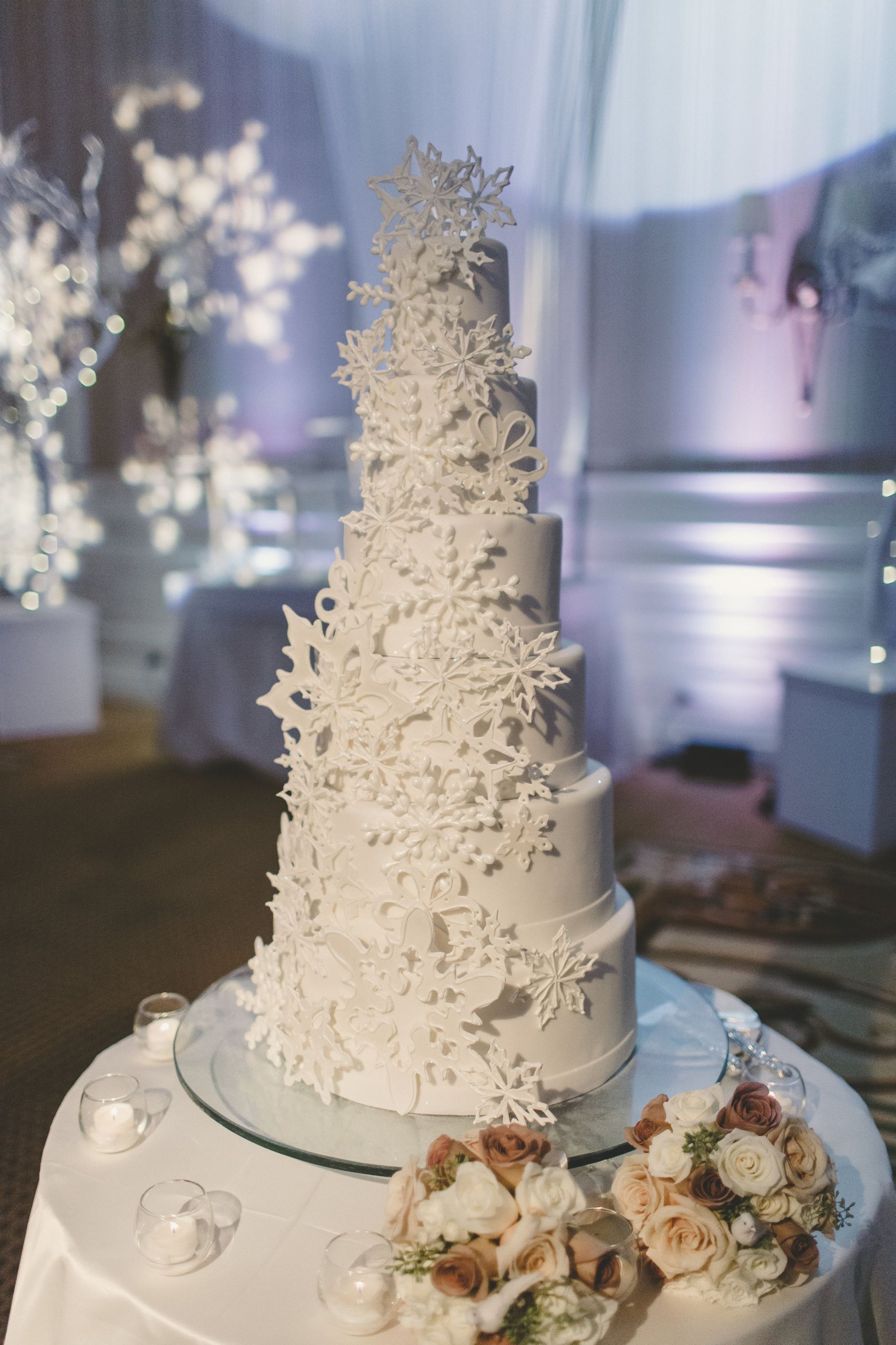 Winter Wonderland Wedding Cakes
 NEED HELP LADIES – Winter Wonderland Themed Wedding