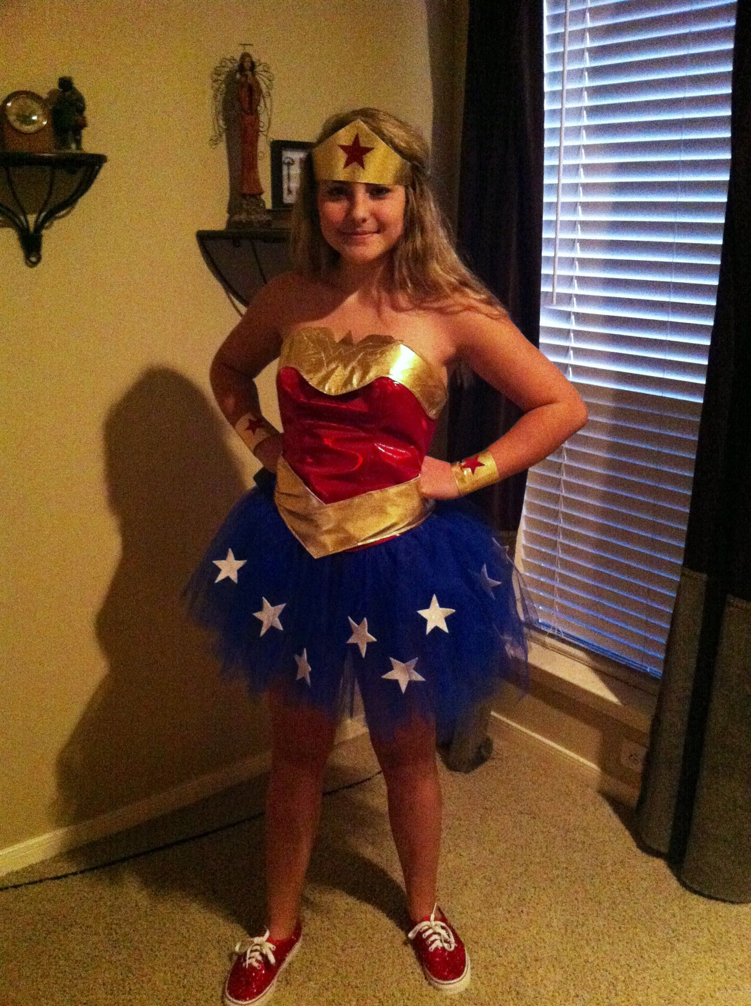 Wonder Woman Halloween Costume DIY
 DIY Wonder Woman Costume