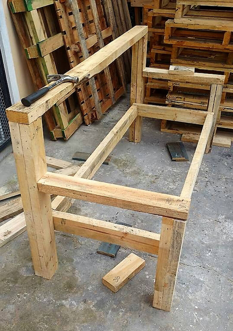 Wood Benches DIY
 DIY Recycled Wood Pallet Bench Plan