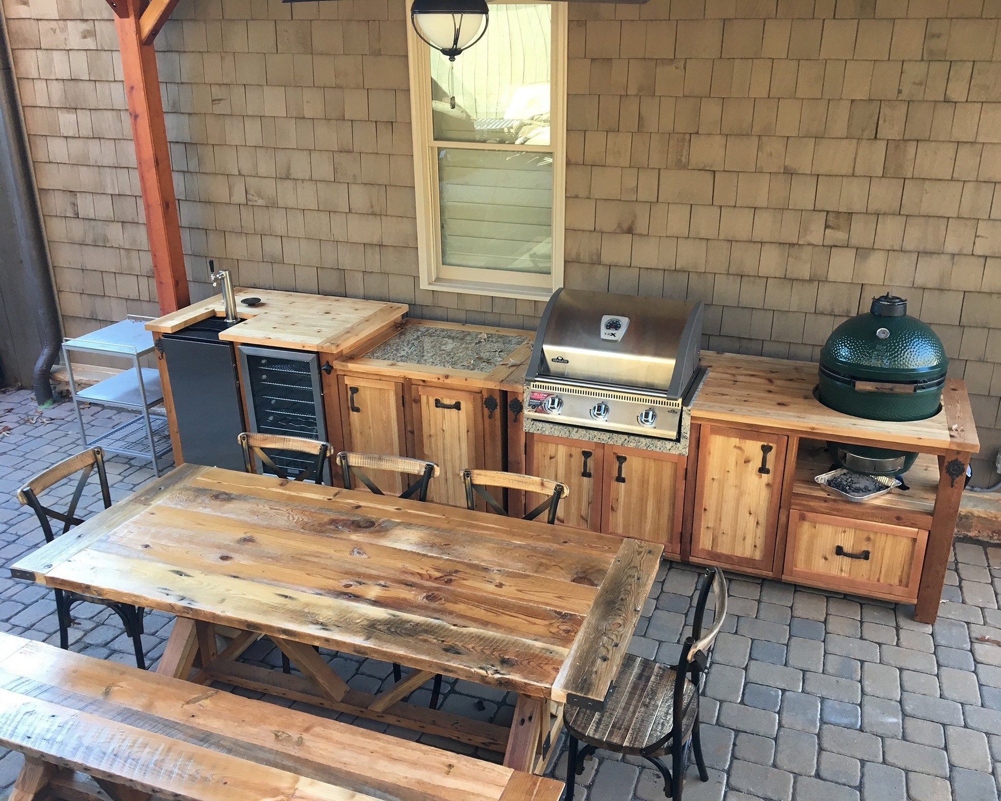 Wood Outdoor Kitchen
 Mouth Watering Outdoor Kitchens And Surprise Their ROI