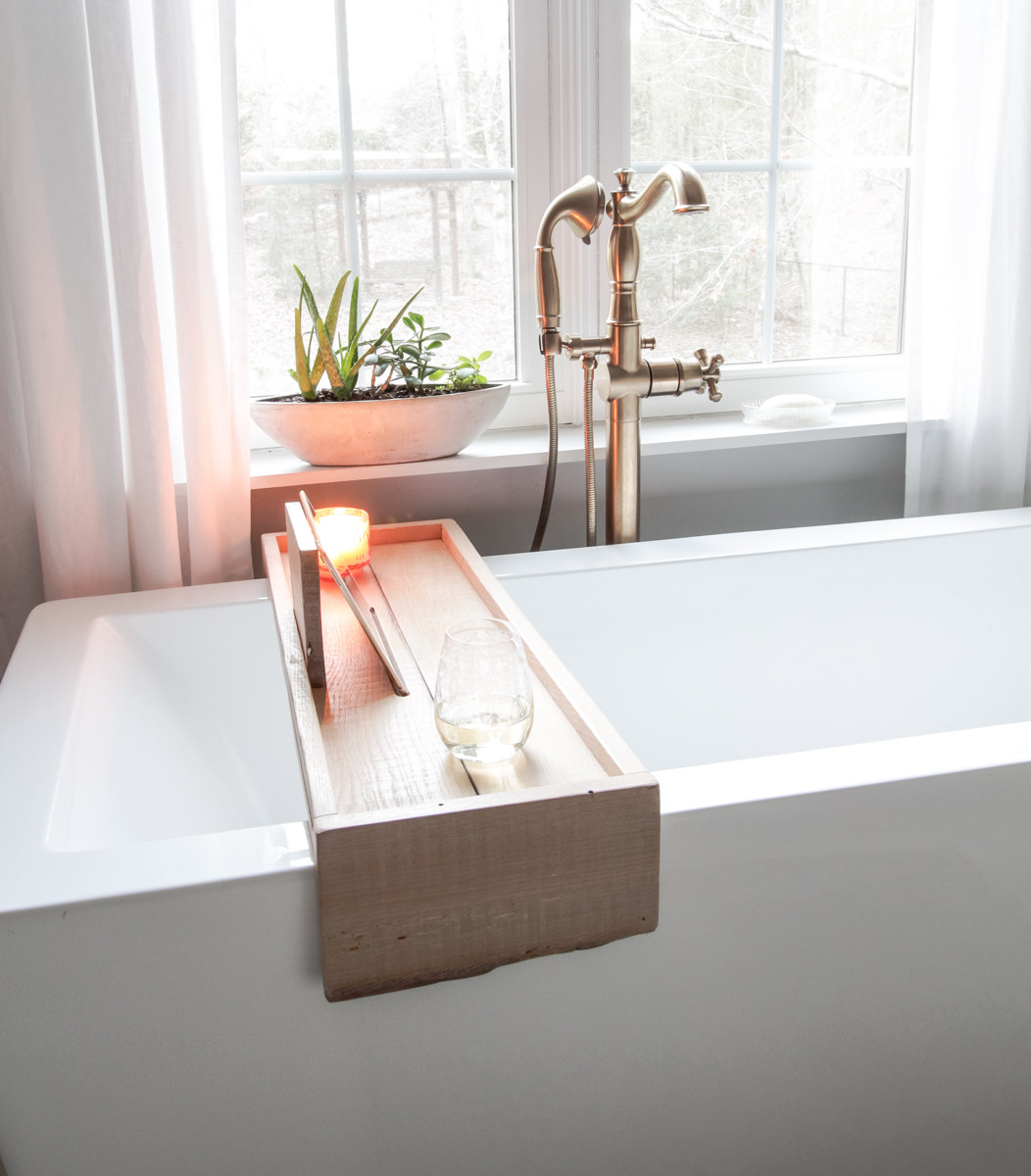 Wooden Bathtub DIY
 DIY Bathtub Tray with Reclaimed Wood