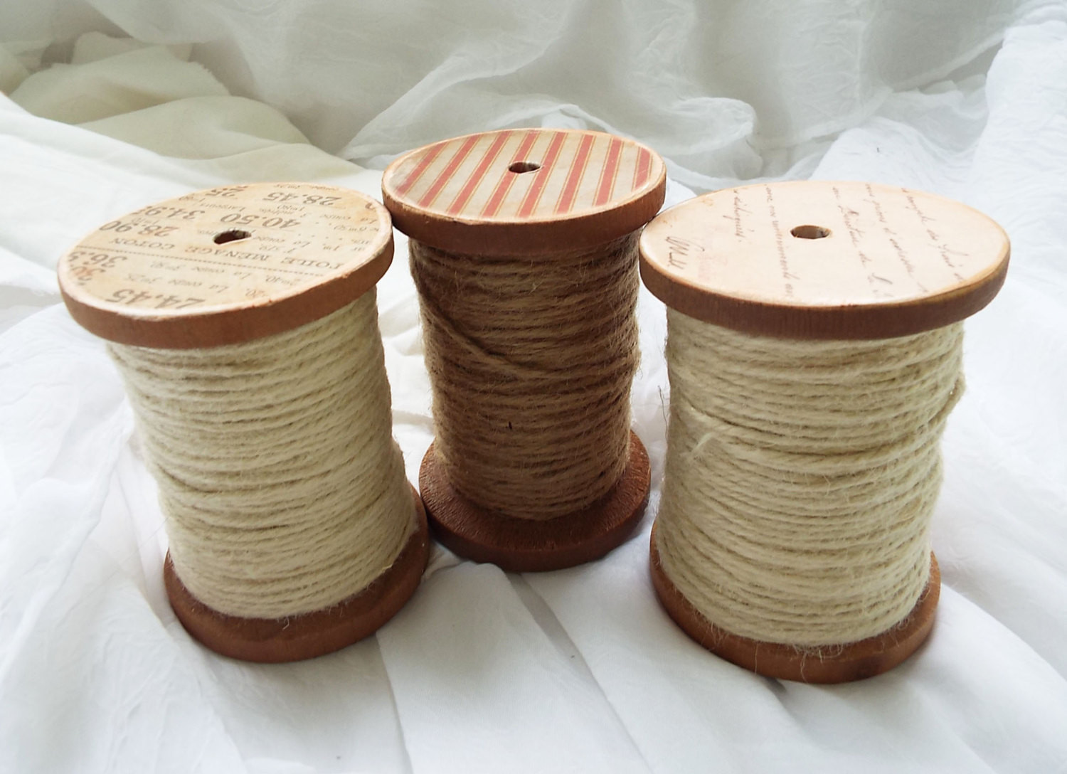 Wooden Spool Craft Ideas
 Wooden Spools Twine Craft Projects or Display for Home Decor