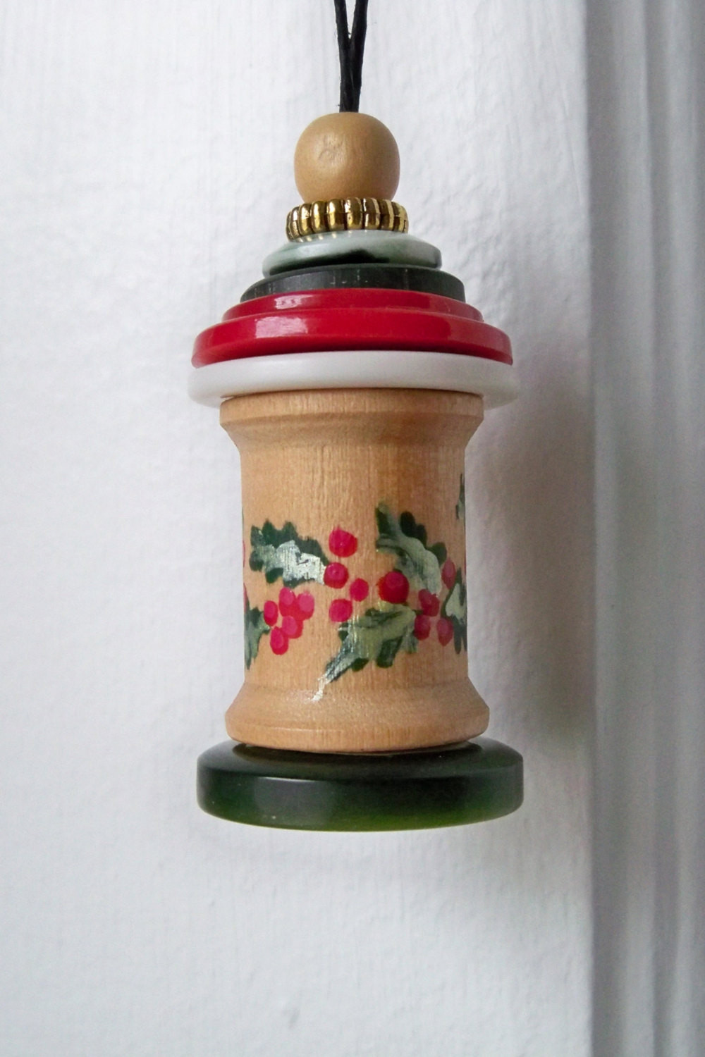 Wooden Spool Craft Ideas
 Hand Painted Spool and Button Christmas Tree Ornament