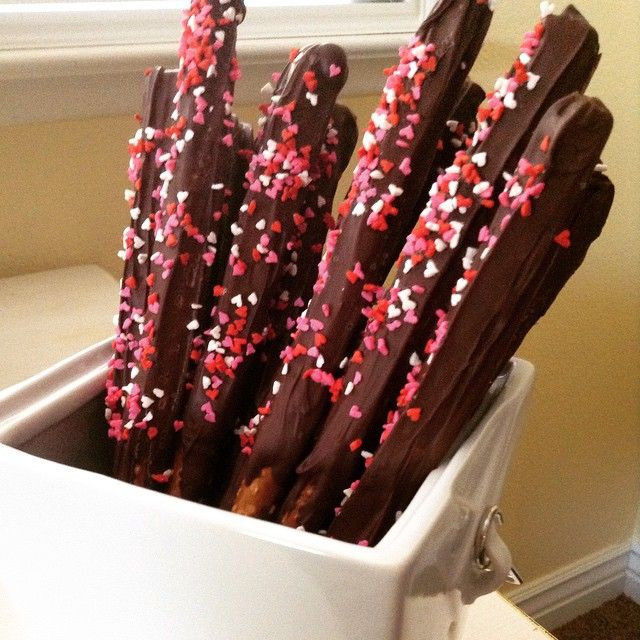 Chocolate Covered Pretzels For Valentines Day
 Yummy chocolate covered pretzels for Valentine s Day