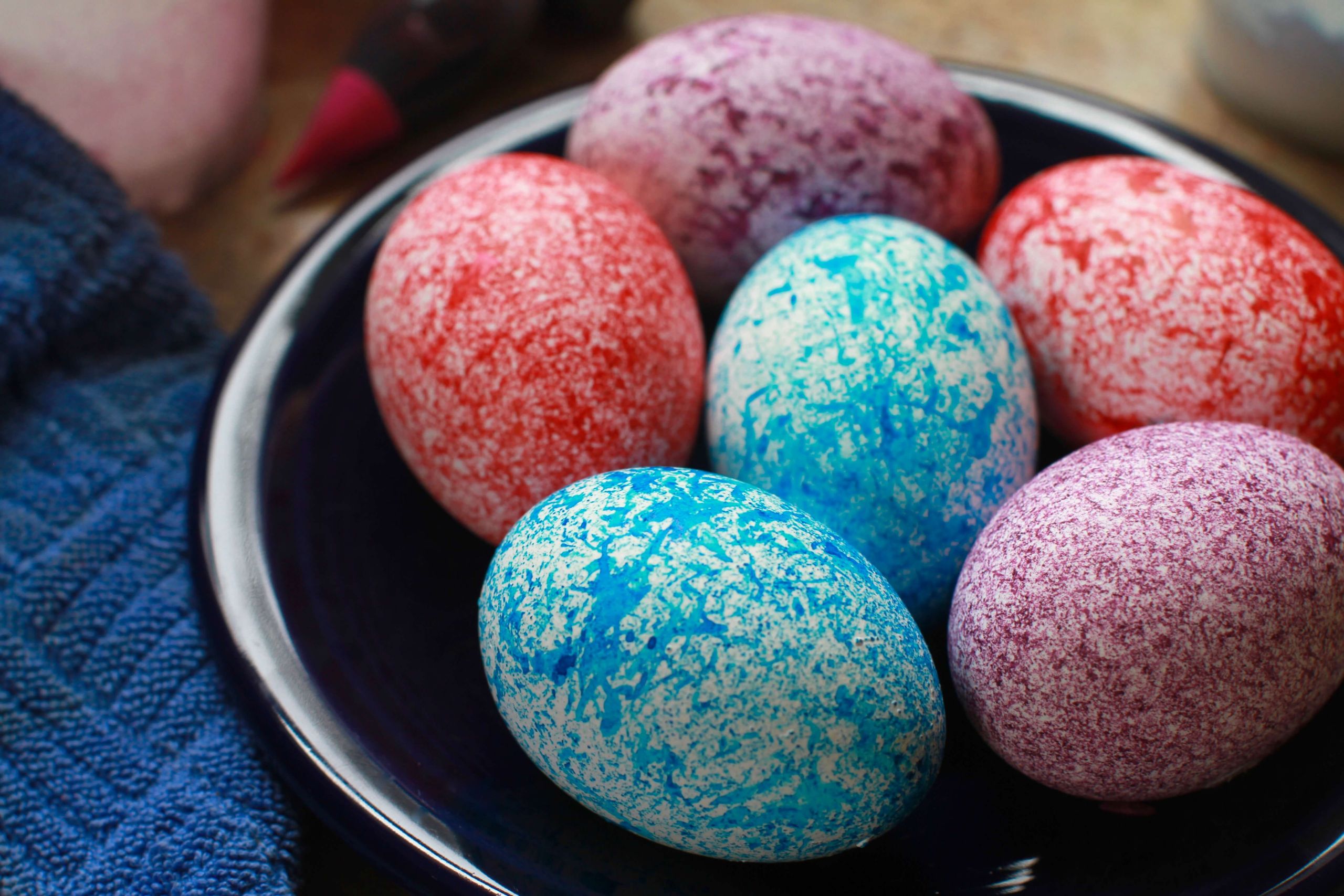 Coloring Easter Eggs With Food Coloring
 Dye speckled Easter eggs using rice this spring 1 dying