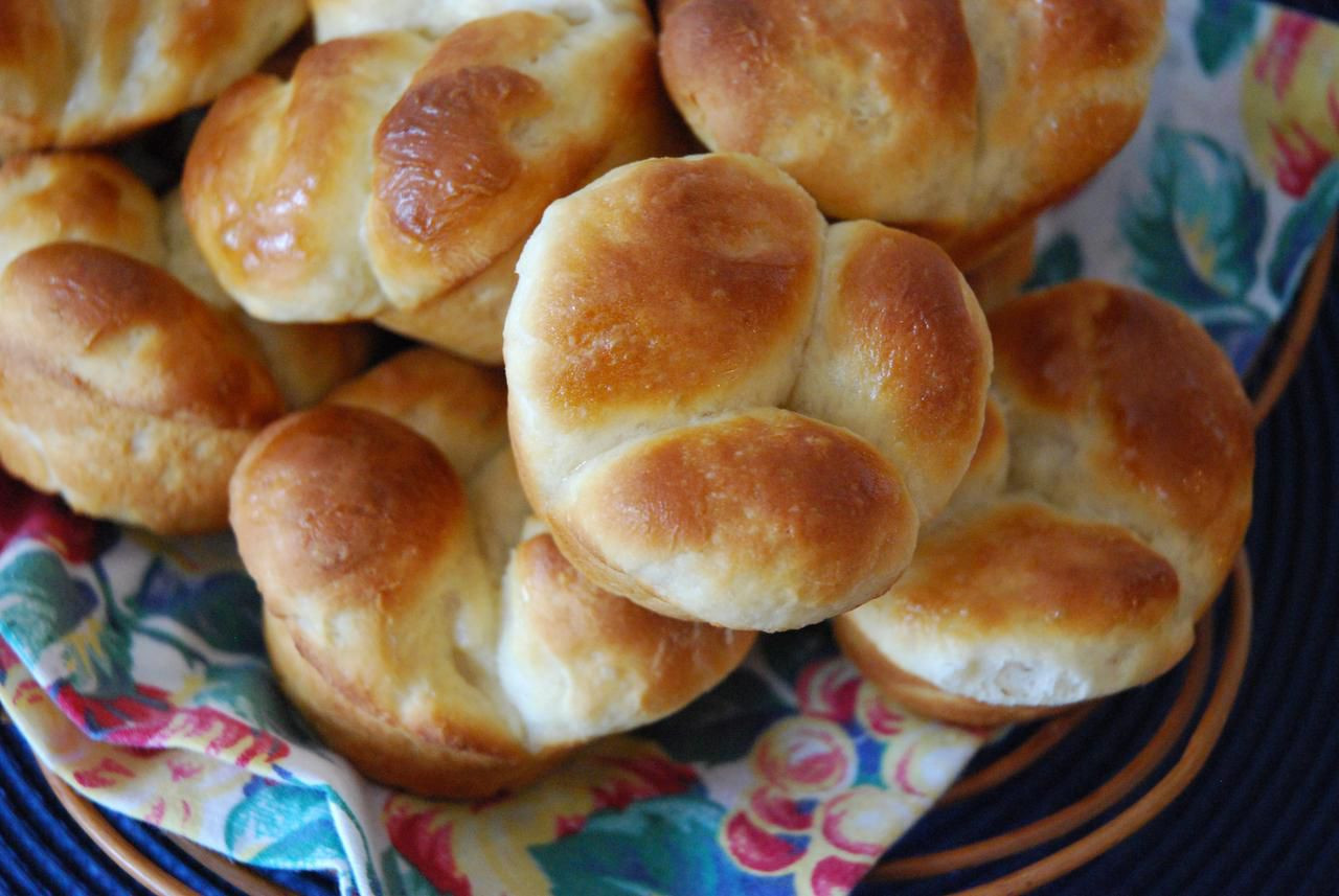 Easter Dinner Rolls
 Recipe for Easter dinner rolls rocks