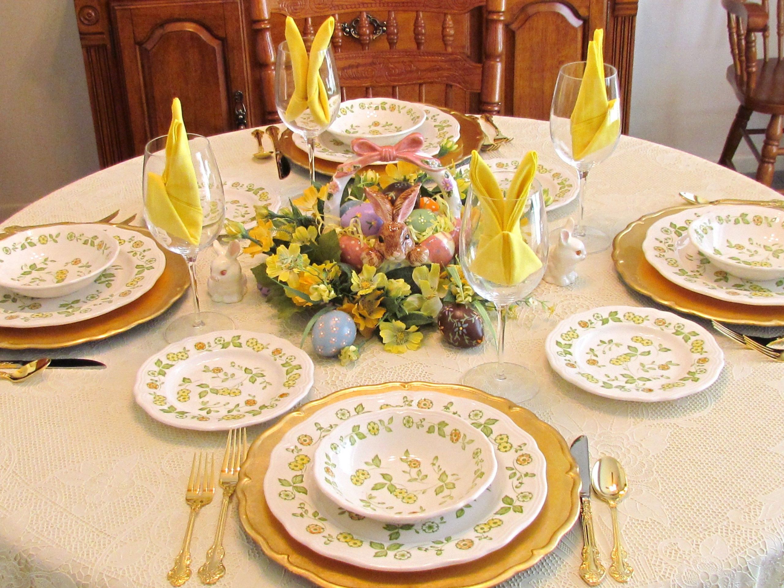 Easter Dinner Table Settings
 this is my Easter dinner table just a small dinner with