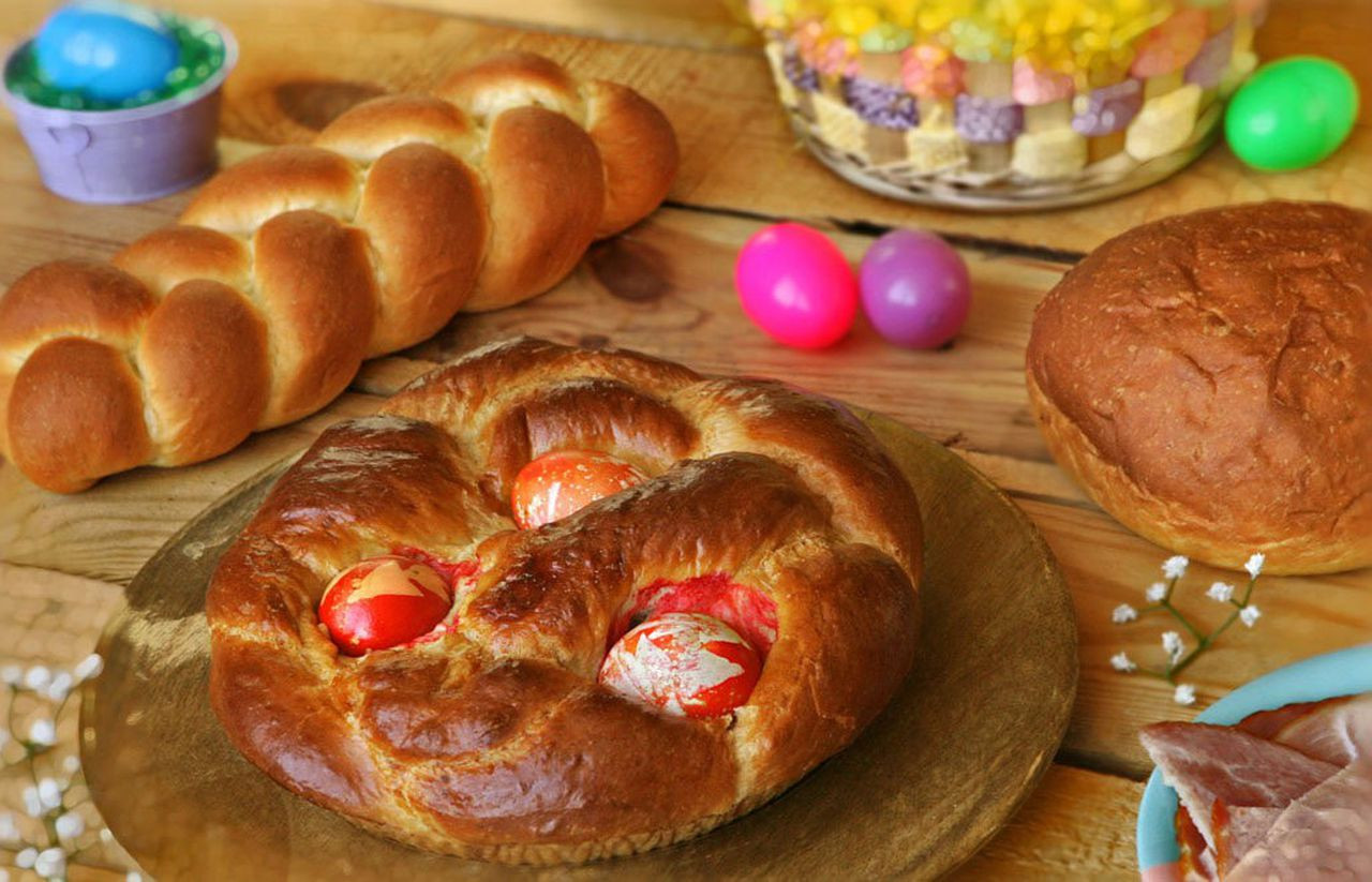 Easter Egg Bread
 Reader submitted recipe Make this Italian Easter Egg