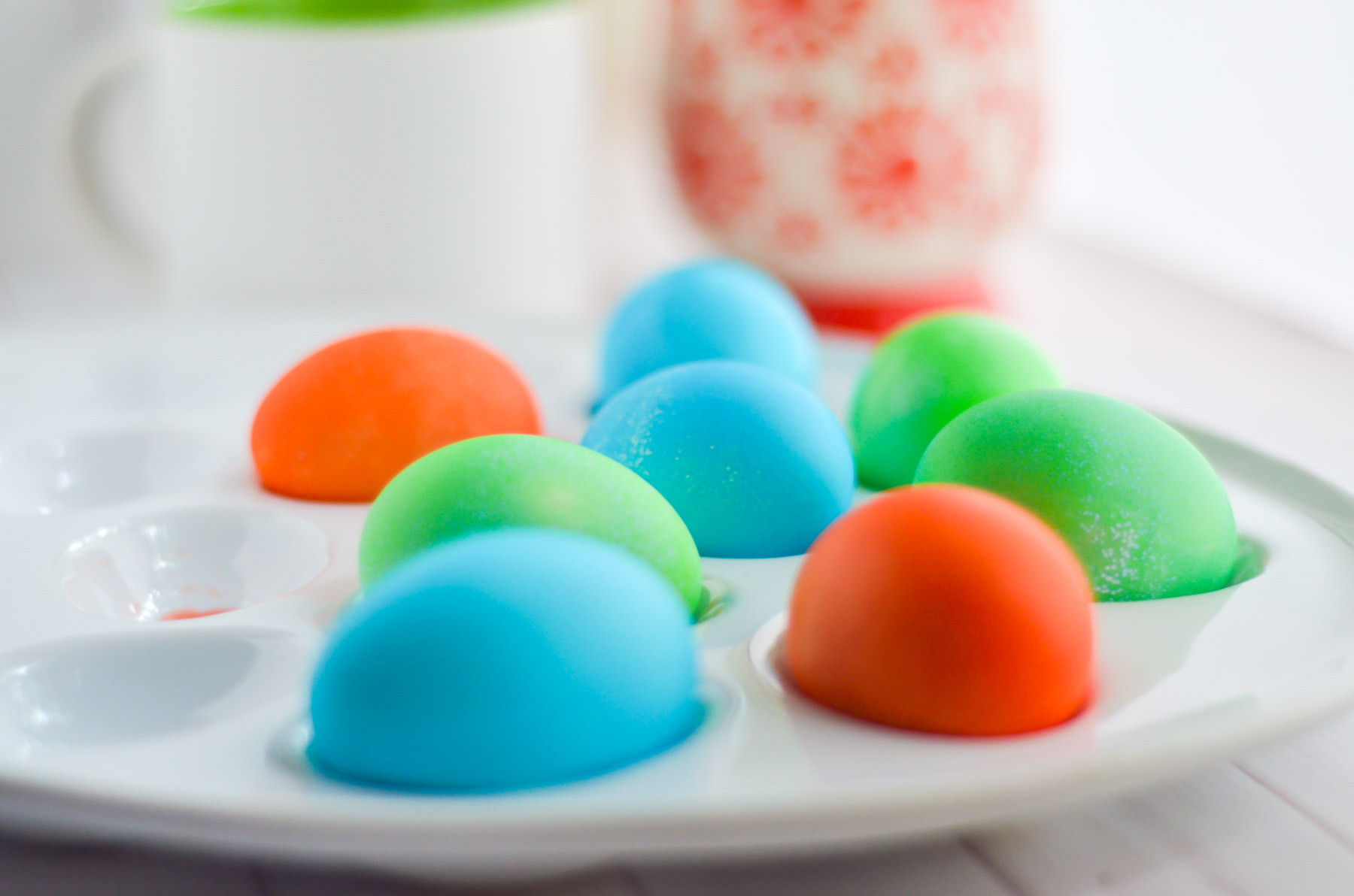 Easter Eggs With Food Coloring
 Dying Easter Eggs with Food Coloring – Brought to You by Mom