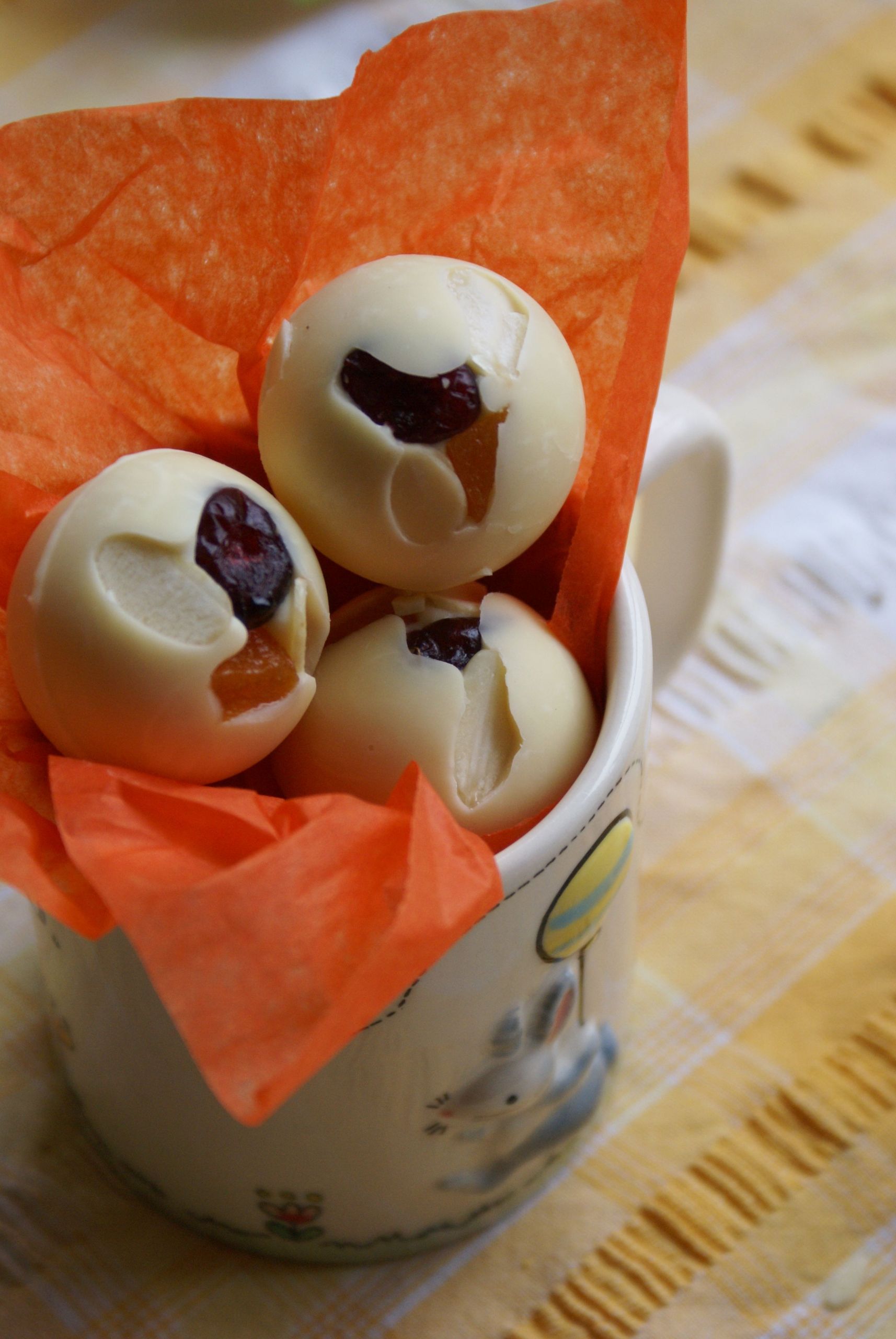 Fruit And Nut Easter Eggs Recipe
 White chocolate fruit and nut Easter baubles