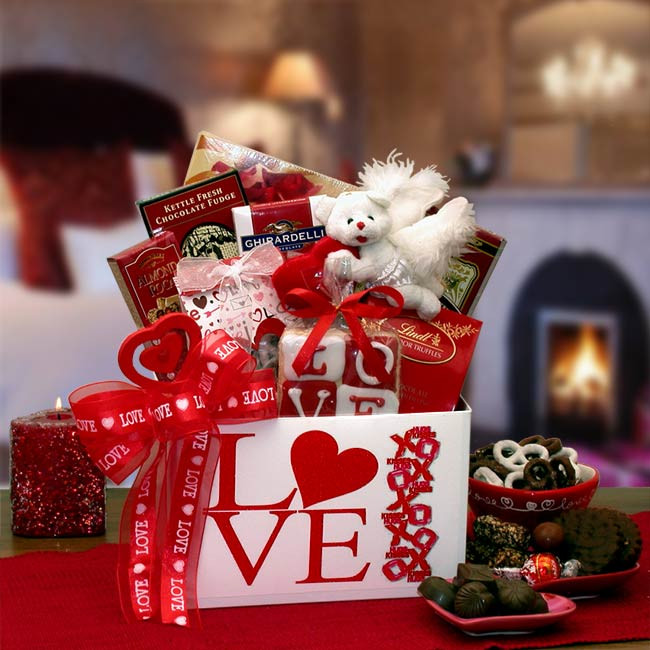 Gift Ideas For Valentines Day Uk
 Valentine s Day Gift Baskets For Your Sweet Girlfriend
