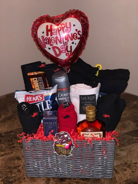 Gifts For Men For Valentines Day
 What To Put In A Valentines Gift Basket For Him Basket