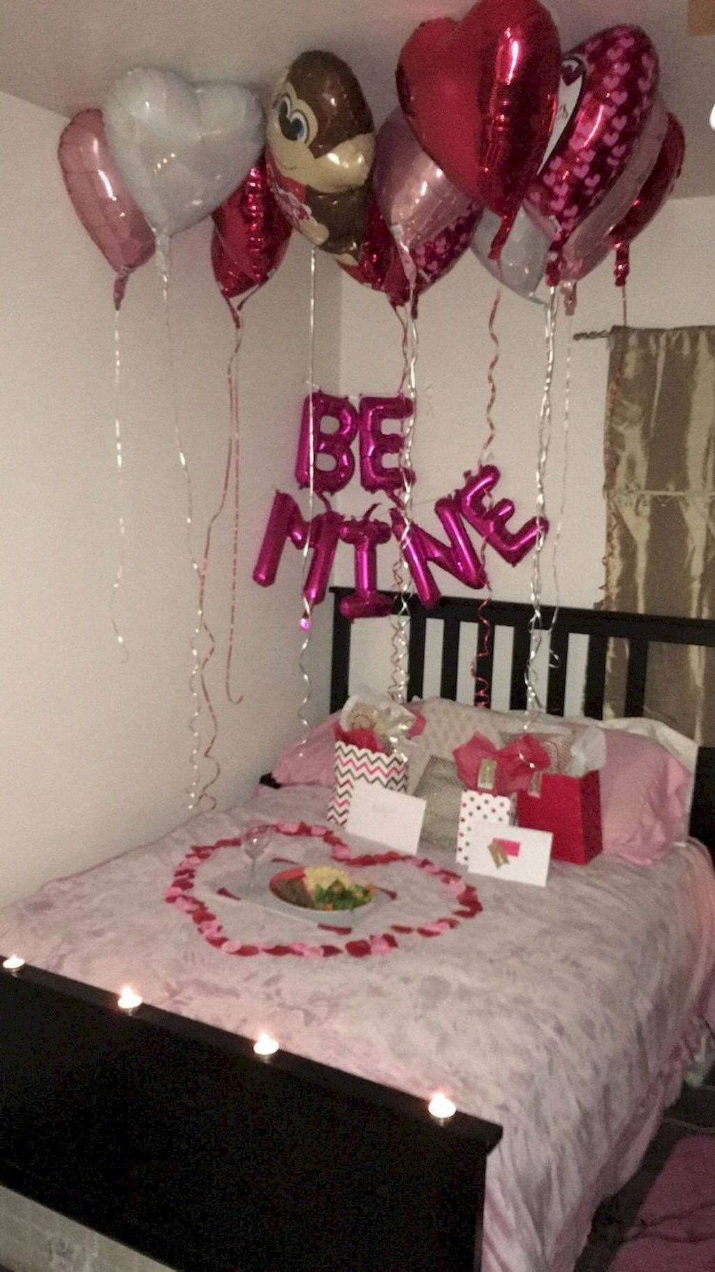 Romantic Decorating Ideas For Valentines Day
 40 Cute Romantic Valentines Bedroom Decor Ideas