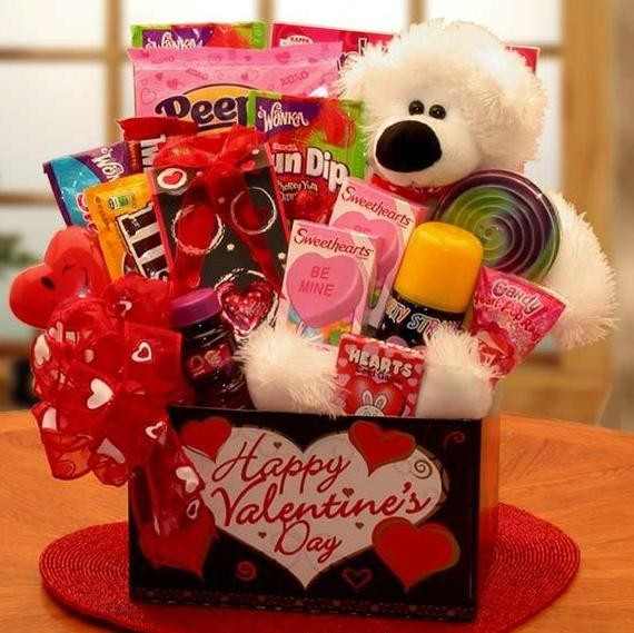 Valentine Day Gift Ideas For Her
 Cute Gift Ideas for Your Girlfriend to Win Her Heart