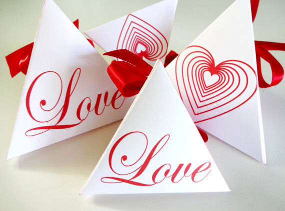 Valentine Gift Boxes Ideas
 18 Cute Little Gift Box Ideas for Valentine s Day