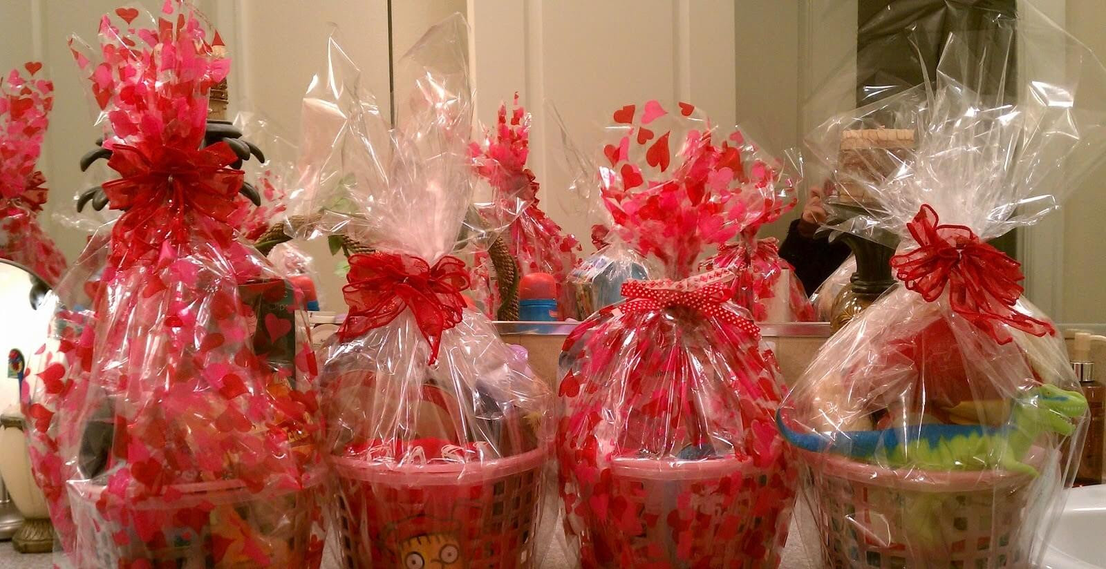 Valentine Gift Boxes Ideas
 Best Valentine s Day Gift Baskets Boxes & Gift Sets Ideas