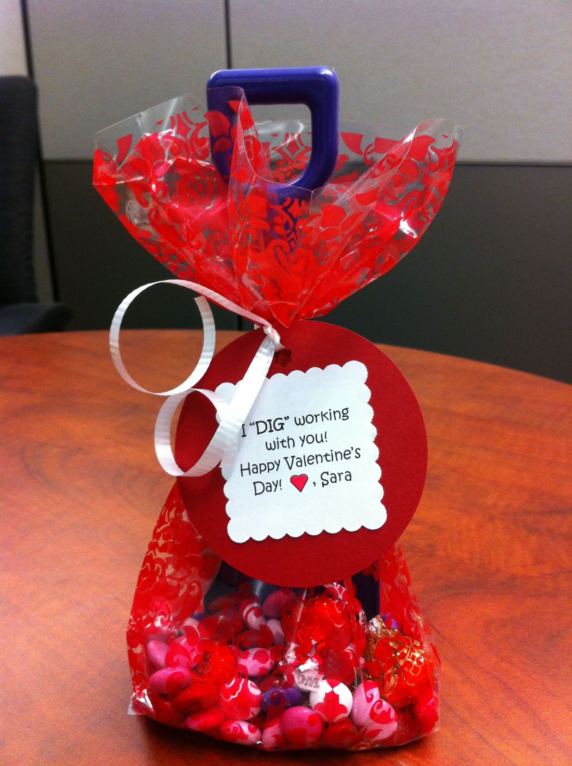 Valentine Office Gift Ideas
 Valentine S Day Gift Ideas For fice Staff tikahlaa