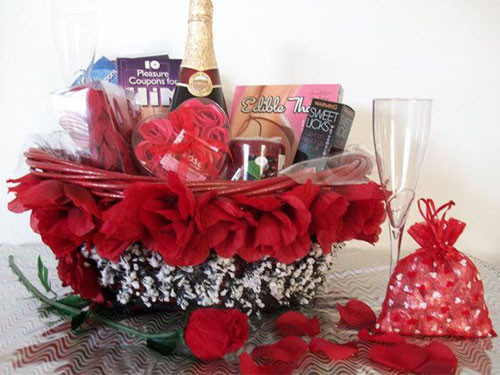 Valentine S Gift Ideas
 New Romantic Valentine’s Day Gift Basket Ideas 2014