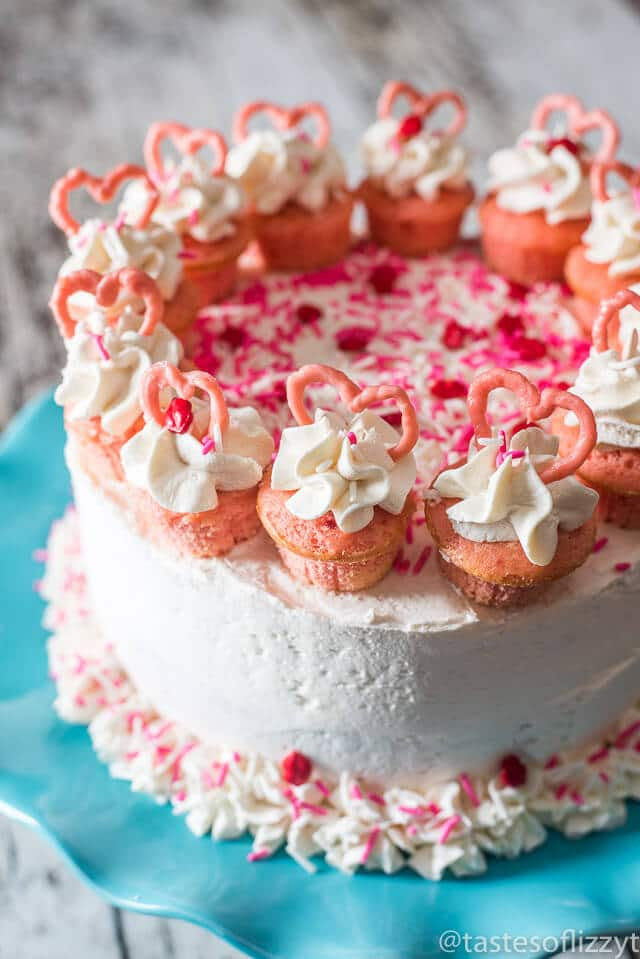 Valentines Cake Recipes Inspirational Valentine Cake Easy Strawberry Flavored Cake with Mini