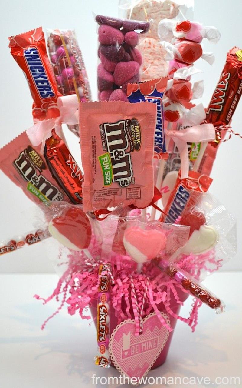 Valentines Day Candy Crafts
 Beautiful Valentine Candy Bouquet Ideas ViralDecoration
