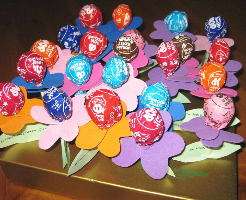 Valentines Day Candy Crafts
 Valentine’s Day Candy Crafts Tootsie Pop Flowers The
