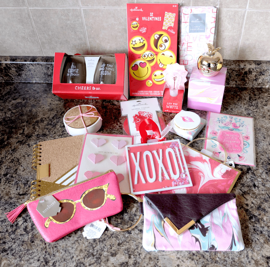Valentines Day Food Gifts
 Perfect Gifts From Hallmark For Valentine s Day Yee