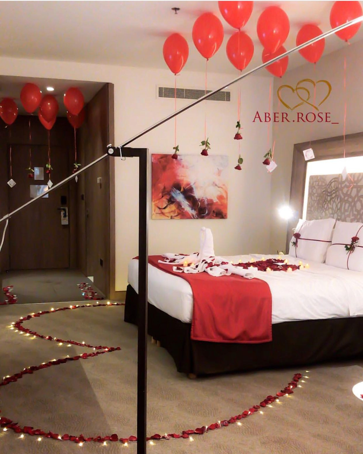 Valentines Day Room Decor
 Surprise Romantic Room Decorations For Valentines Day
